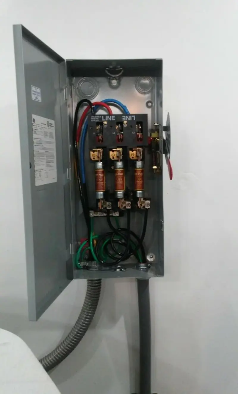 Three-phase disconnect switch installed for Electrical Wiring & Rewiring in Mundy
